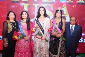 The three winners - Rijul Maini, Sneha Nambiar, Saloni Rammohan flanked by Neelam and Dharmatma Saran Chief Organizers