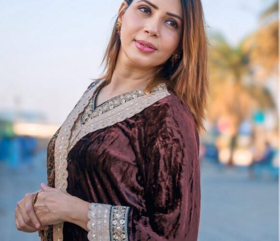 Rozlyn Khan
