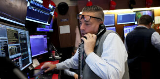 Wall Street Crashes Into ‘Extreme Fear’ as Banking Meltdown and Trade War Shake Global Markets Markets seesaw