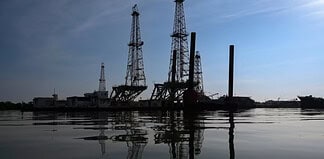 Trump Seizes Venezuela Oil Reserves Amid Maduro Capture Venezuela Oil Reserves